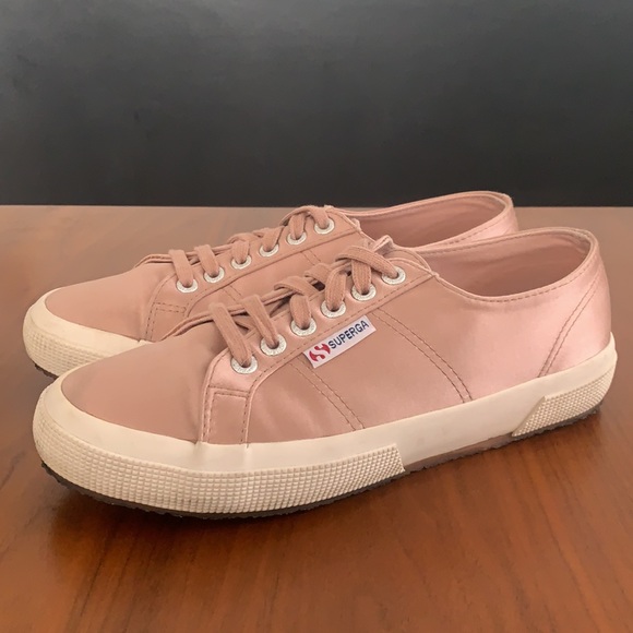 Superga Women's 2750 Satin blush rose Fashion Sneaker, size 8 - Picture 2 of 10
